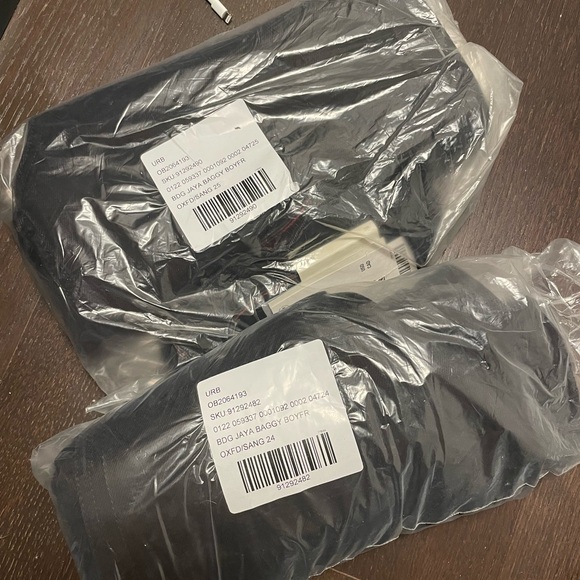 BDG JAYA BAGGY BOYFRIEND JEANS IN WASHED BLACK - Picture 6 of 6